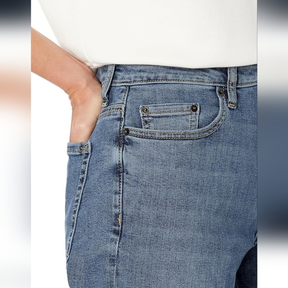 Amazon Essentials Women's Dark Blue Ankle Jeans - Picture 6 of 10